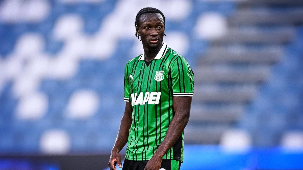 Madibo suspendu cinq matchs pour son tacle dévastateur sur Koné
