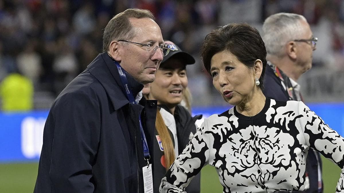 Textor sort les griffes contre Kang à l'OL