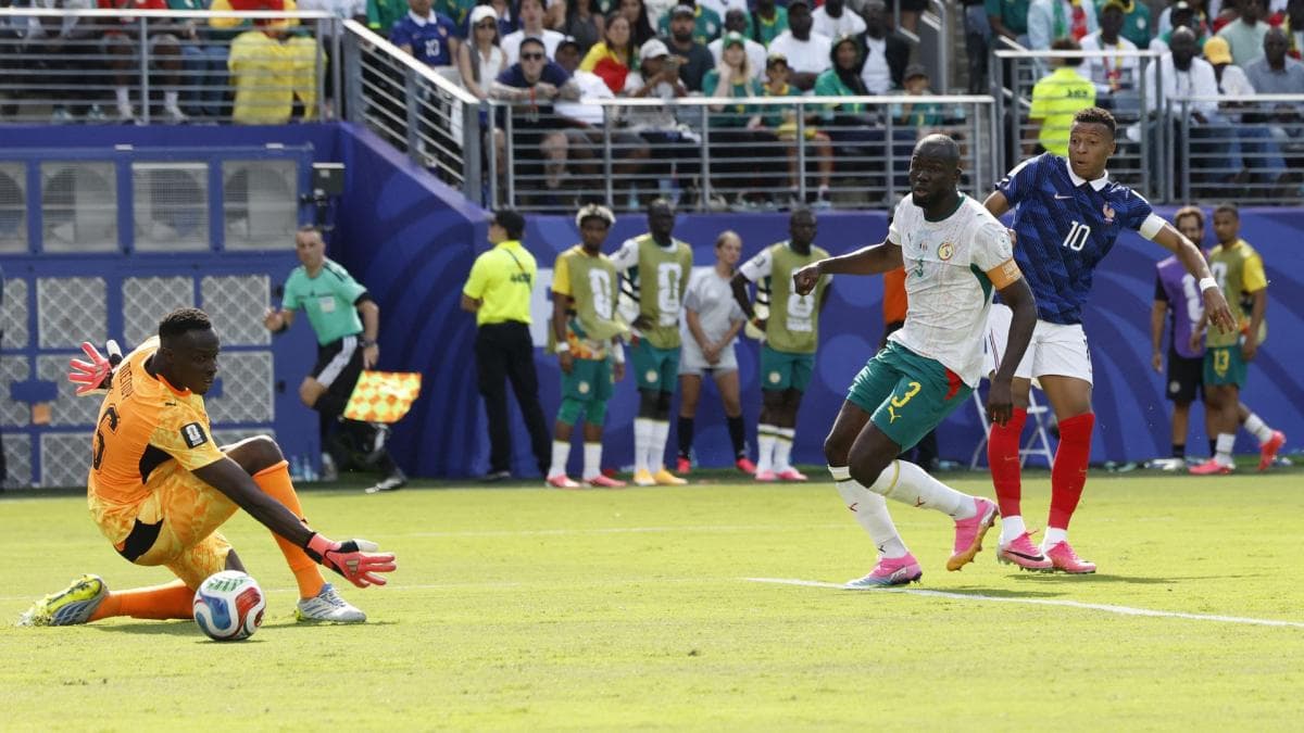 Sénégal démoli par la France, le rêve du Mondial vacille