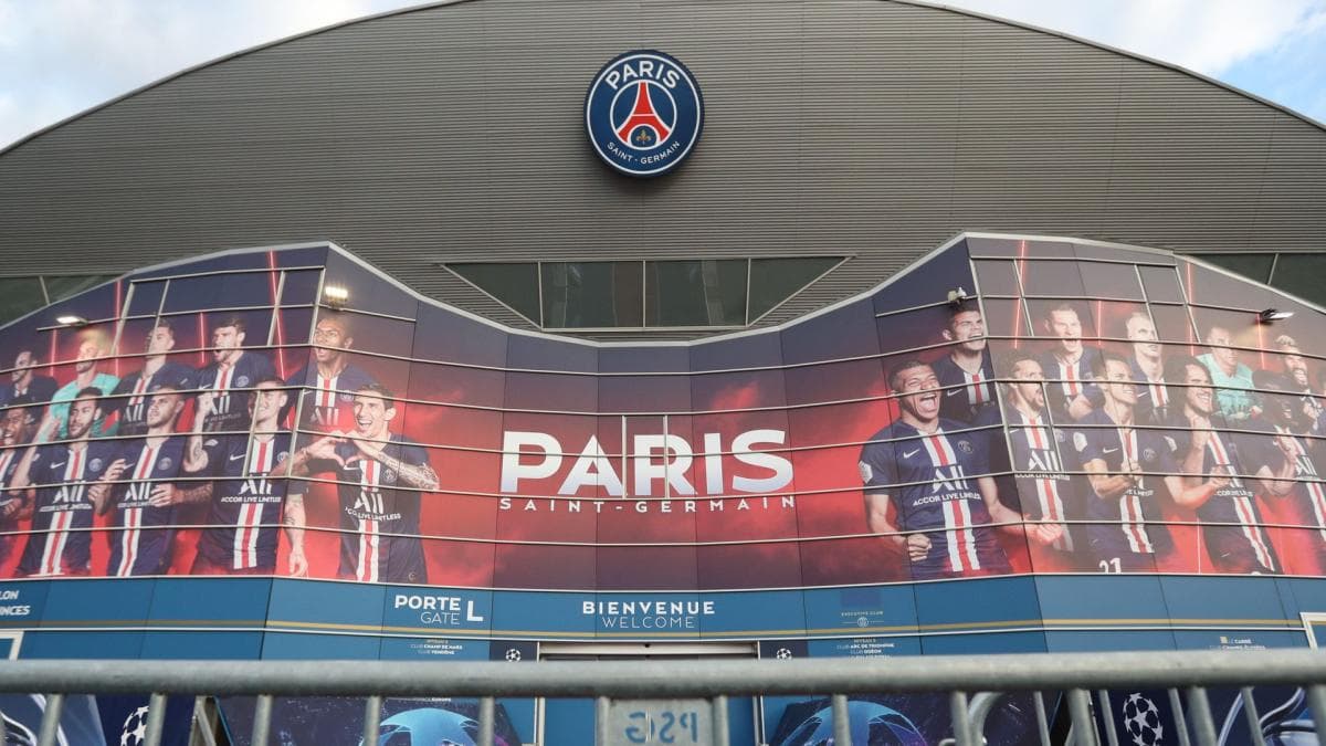 PSG - le Parc des Princes explose, les supporters en pleine fébrilité