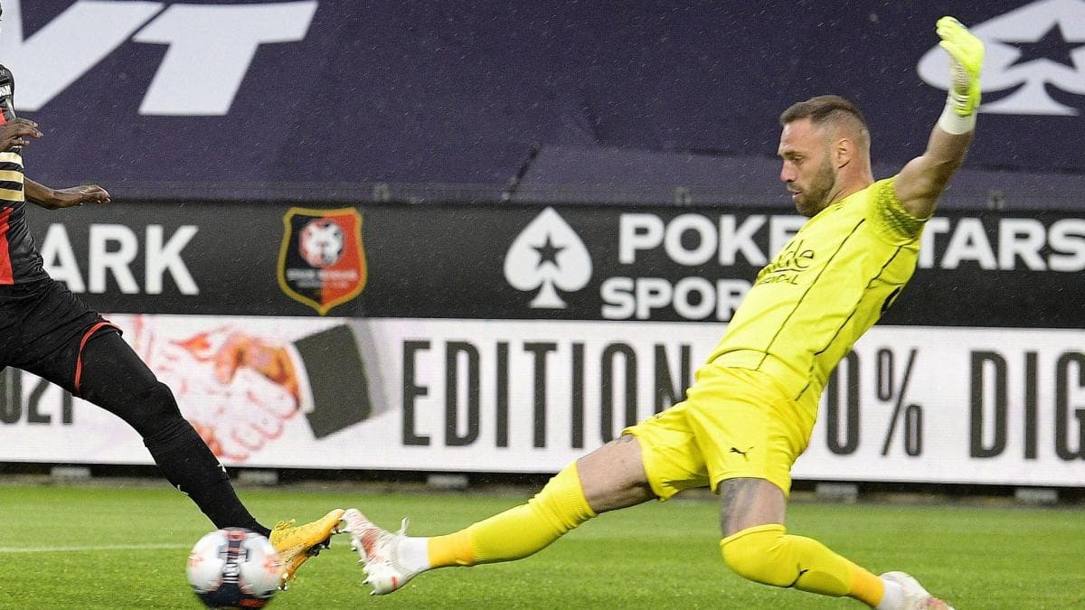 Baptiste Reynet raccroche après son incroyable reconversion en attaquant