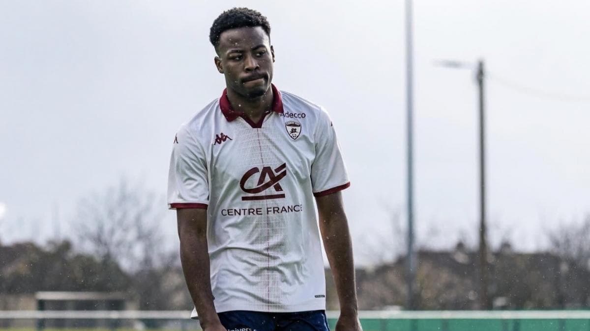 Clermont sécurise Nyindong Tsamouna, attaquant de 19 ans