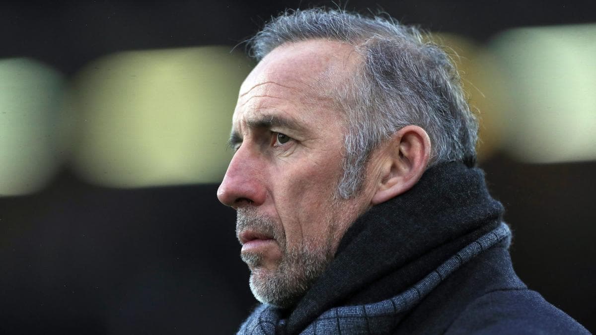 Brest dans le brouillard, Roy face à ses interrogations