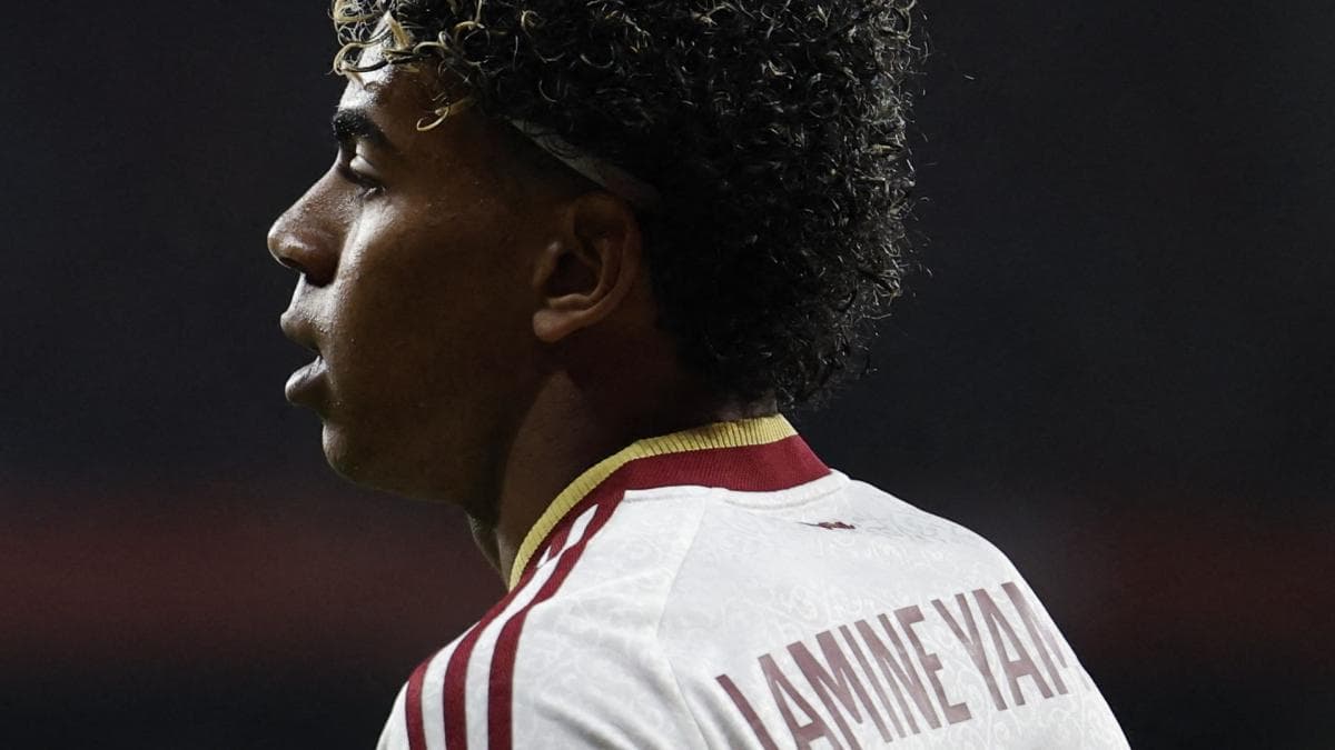 Lamine Yamal visé par des chants racistes : un ancien du PSG prend position