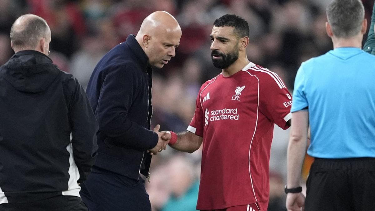 Salah sur le banc contre le PSG, Slot joue avec le feu