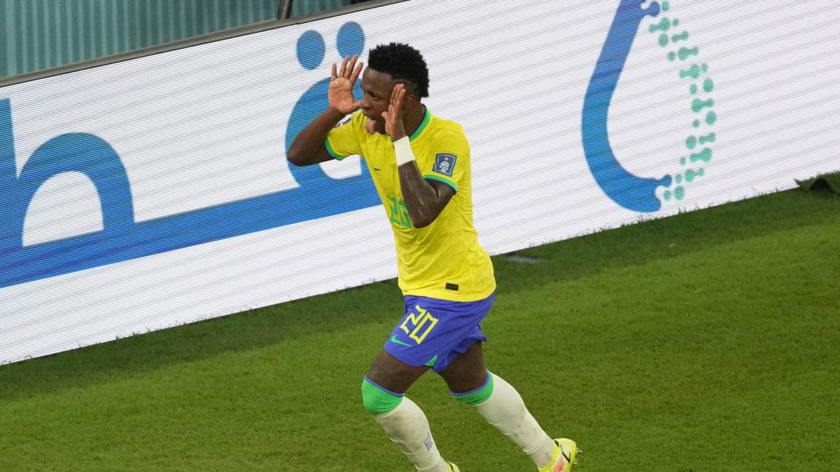 Vinicius Jr sort du silence face aux insultes visant Virginia Fonseca
