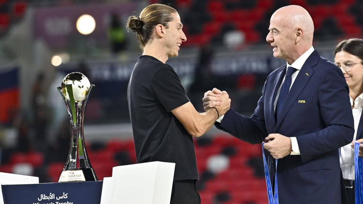 Filipe Luís claque la porte de l'Atlético Madrid